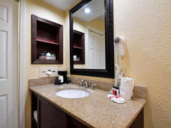 Ramada by Wyndham Jacksonville Hotel & Conference Center : photo 7 de la chambre chambre 2 lits queen-size - non-fumeurs