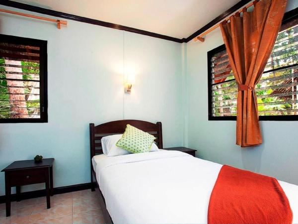 Lanta Coral Beach Resort : photo 5 de la chambre bungalow familial