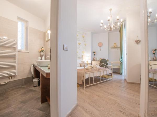 Unique Luxury Rooms : photo 2 de la chambre chambre double deluxe avec balcon