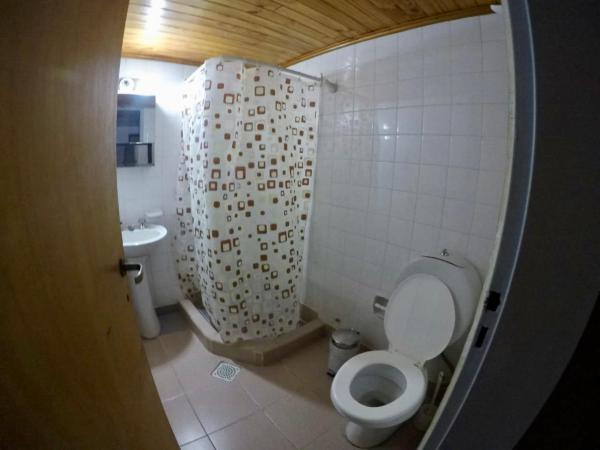 Hostel Elal : photo 5 de la chambre chambre lits jumeaux standard avec salle de bains commune