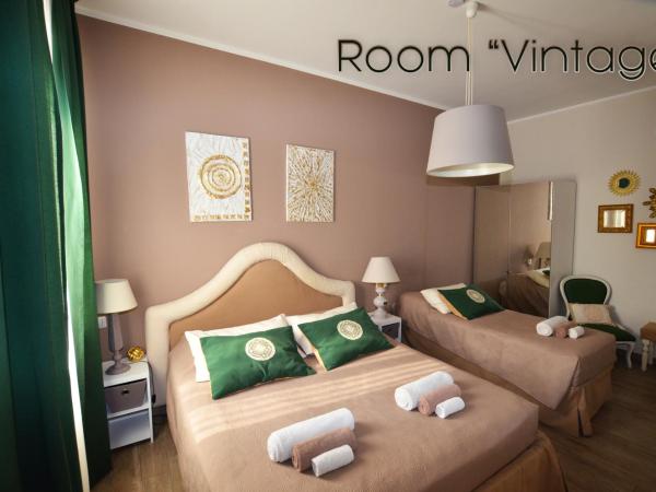 Room & Breakfast Nettuno 29 : photo 5 de la chambre chambre triple avec salle de bains privative