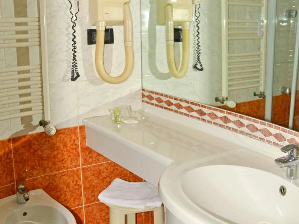 Hotel Amadeus E Teatro : photo 3 de la chambre chambre lits jumeaux