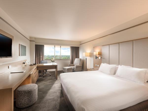 Stamford Plaza Adelaide : photo 1 de la chambre chambre lit king-size supérieure - vue sur parc