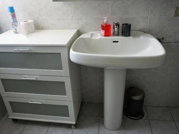 Maison Borbey : photo 9 de la chambre chambre double standard avec salle de bains commune