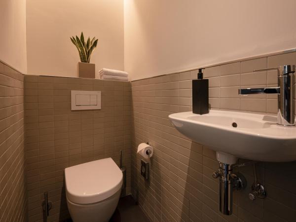 PIERDREI Hotel HafenCity Hamburg : photo 6 de la chambre hébergement très grand