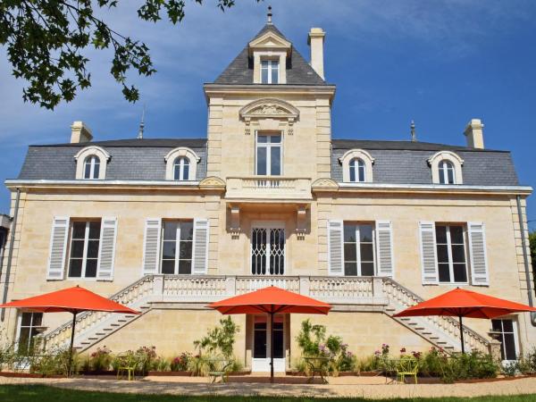 Le Clos des Queyries, Chambres d'Hôtes : photo 4 de la chambre suite salinières - vue sur jardin