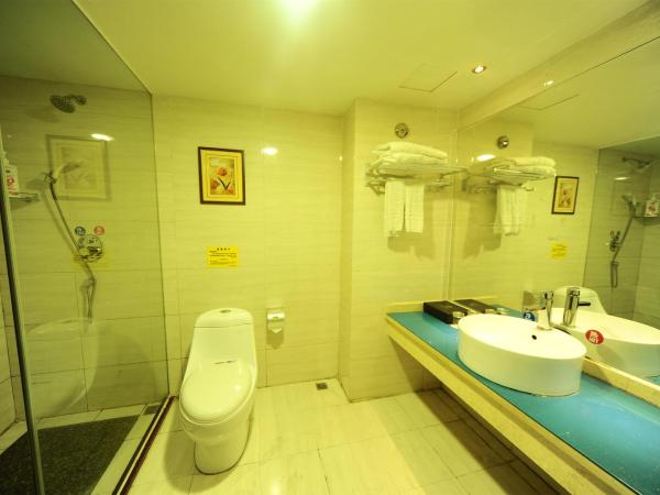 Guangzhou Junshan Hotel - Shuttle bus for Canton Fair : photo 6 de la chambre chambre triple standard