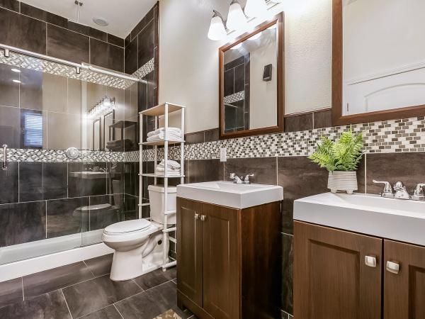 Modern, Spacious Condos with Luxury Amenities : photo 9 de la chambre penthouse