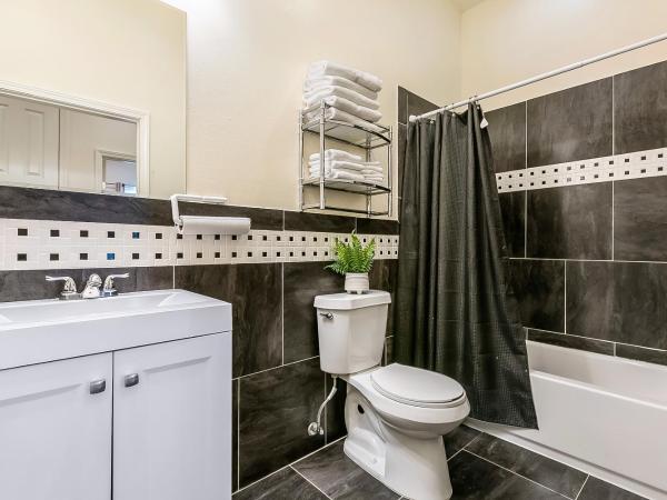 Modern, Spacious Condos with Luxury Amenities : photo 10 de la chambre appartement 3 chambres