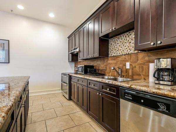 Modern, Spacious Condos with Luxury Amenities : photo 6 de la chambre appartement 3 chambres