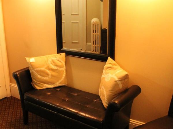 The Novel Stay : photo 4 de la chambre chambre double avec salle de bains commune