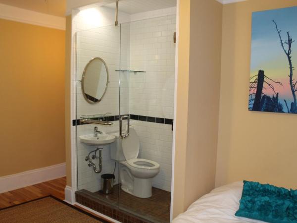 The Novel Stay : photo 5 de la chambre chambre double avec salle de bains privative