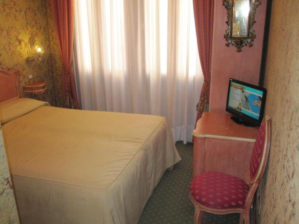 Locanda Ca' del Brocchi : photo 3 de la chambre petite chambre double ou lits jumeaux