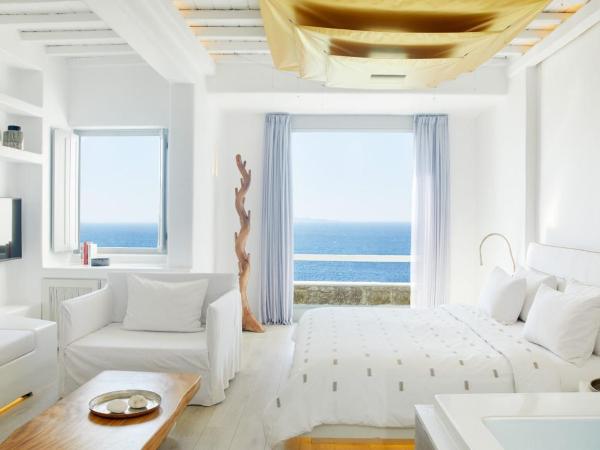 Cavo Tagoo Mykonos : photo 9 de la chambre suite avec jacuzzi extérieur (2-3 adultes)