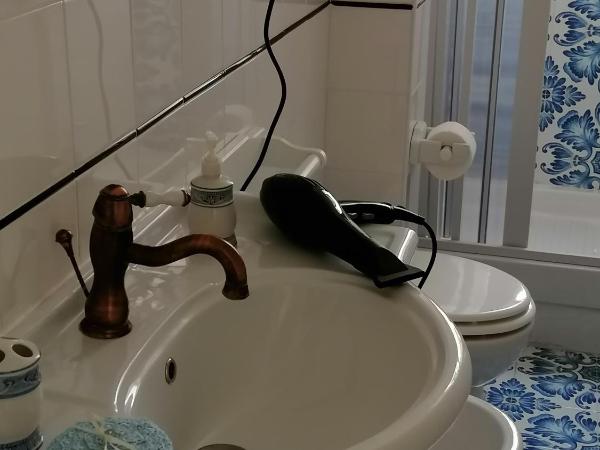 B&B Le Rose : photo 5 de la chambre chambre double avec salle de bains privative