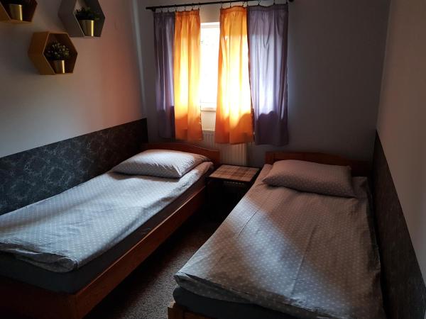 Pokoje Hotelowe Dux : photo 7 de la chambre chambre double ou lits jumeaux