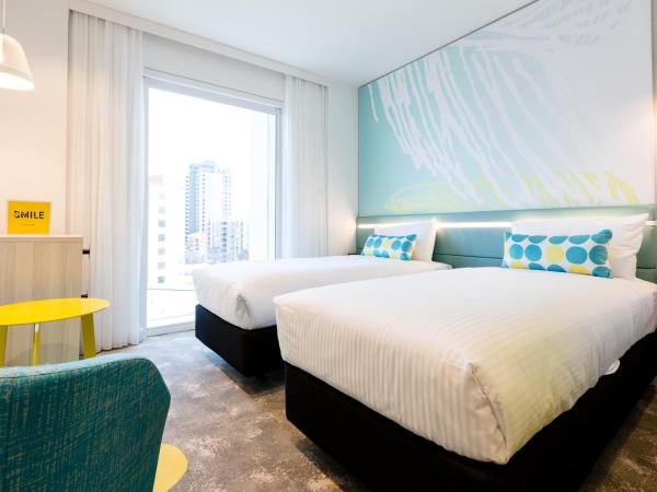 ibis Styles East Perth : photo 1 de la chambre chambre lits jumeaux supérieure - vue sur ville