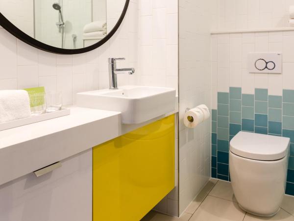 ibis Styles East Perth : photo 6 de la chambre chambre lit king-size de luxe - vue sur rivière