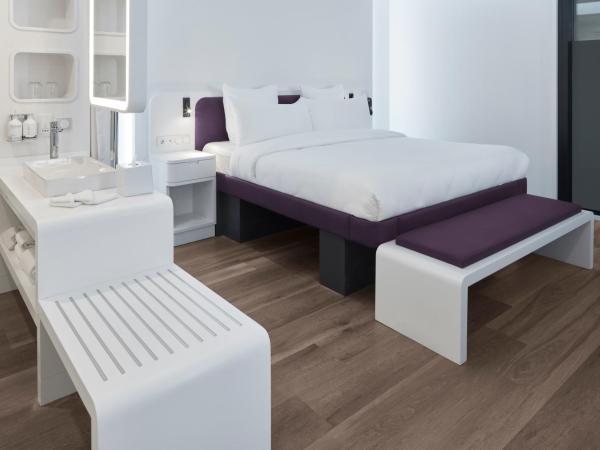 YOTEL Istanbul Airport, City Entrance : photo 2 de la chambre suite junior avec kitchenette