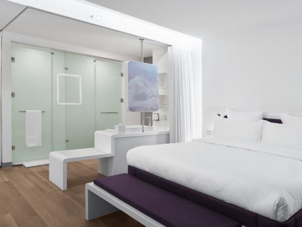 YOTEL Istanbul Airport, City Entrance : photo 1 de la chambre suite junior avec kitchenette