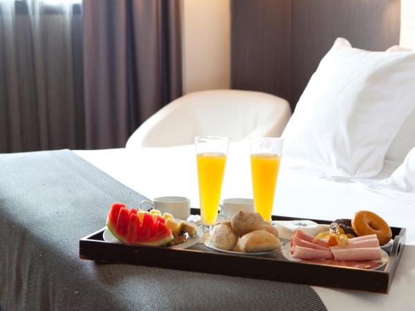 Hotel Maydrit Airport : photo 2 de la chambre chambre double ou lits jumeaux