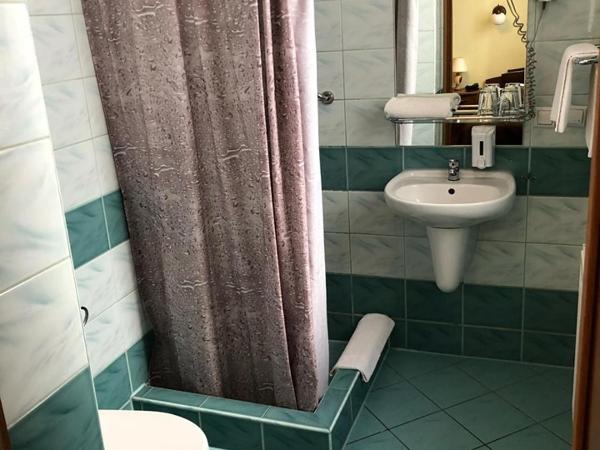 Hotel Restauracja Podzamcze : photo 3 de la chambre chambre lits jumeaux