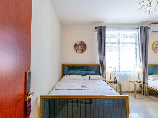 Summer Tree Inn (The Captain's Hostel) : photo 5 de la chambre chambre familiale avec salle de bains