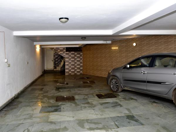 2BHK Comfortable Furnished Serviced Apartments in Hauz Khas - Woodpecker Apartments : photo 2 de la chambre two-bedroom serviced apartment