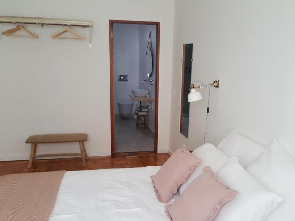 Casa aOrta Downtown : photo 2 de la chambre chambre double avec salle de bains privative
