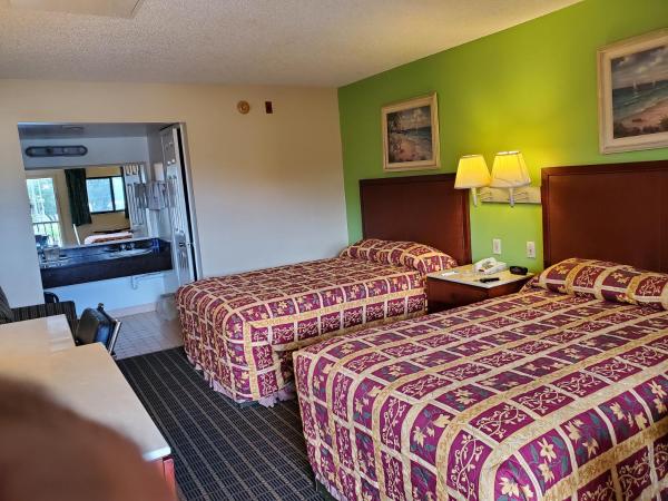 Rodeway Inn : photo 2 de la chambre chambre double avec 2 lits doubles - fumeurs