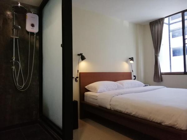 The Marble Hostel : photo 3 de la chambre chambre lit queen-size standard avec fenêtre
