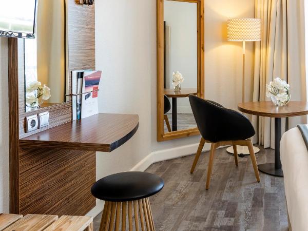 Thalazur Port-Camargue - Hotel & Spa : photo 1 de la chambre chambre double avec vue latérale sur le jardin