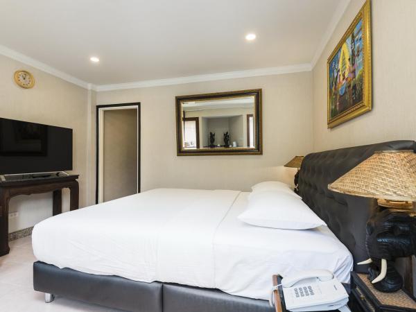 The Ambiance Hotel : photo 2 de la chambre chambre lit king-size deluxe