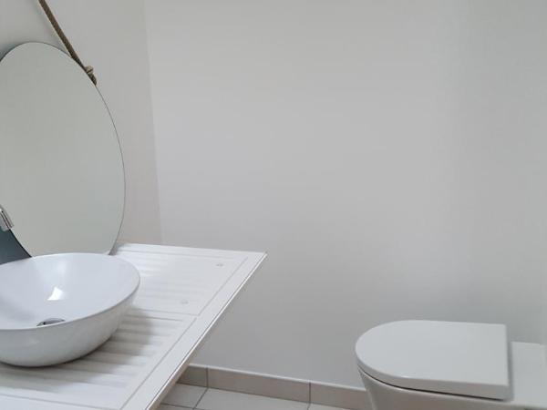 Casa aOrta Downtown : photo 6 de la chambre chambre double avec salle de bains privative extérieure