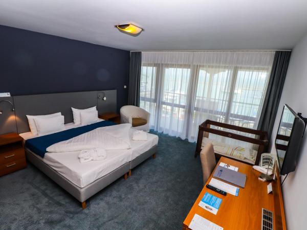 Hotel Yacht Wellness & Business : photo 2 de la chambre chambre familiale classique 
