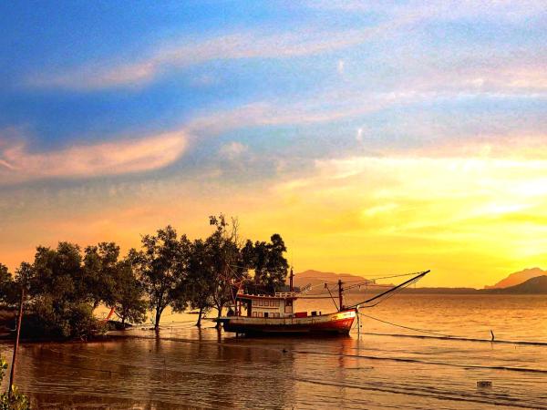 Lanta Sabai Day House : photo 4 de la chambre chambre lit queen-size - vue sur mer
