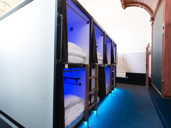 CoDE Pod - The CoURT - Edinburgh : photo 1 de la chambre pod dans salle d'audience (dortoir mixte)