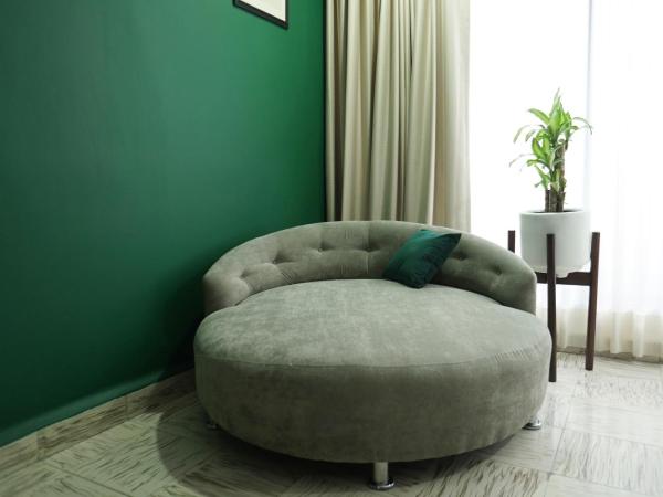 The Dear : photo 8 de la chambre chambre lit queen-size avec salle de bains commune