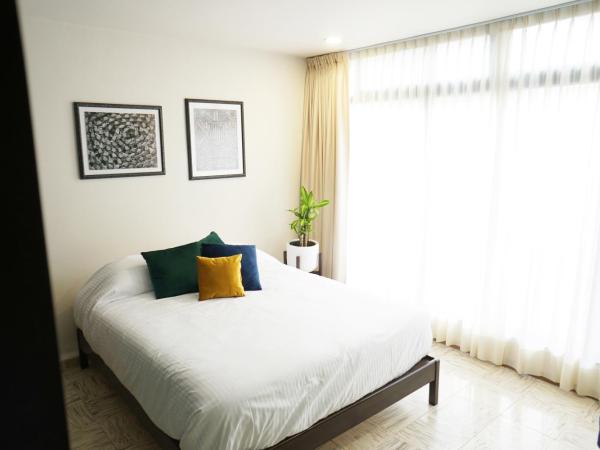 The Dear : photo 6 de la chambre chambre lit queen-size avec salle de bains commune