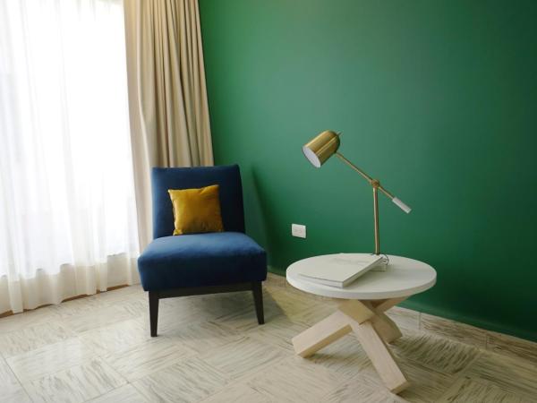 The Dear : photo 8 de la chambre chambre lit queen-size avec salle de bains commune