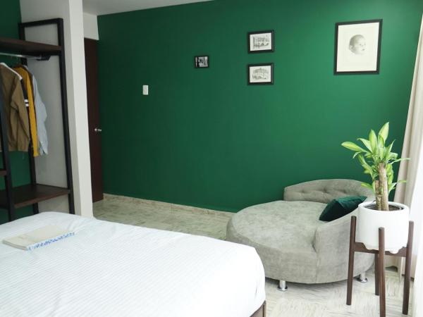 The Dear : photo 6 de la chambre chambre lit queen-size avec salle de bains commune