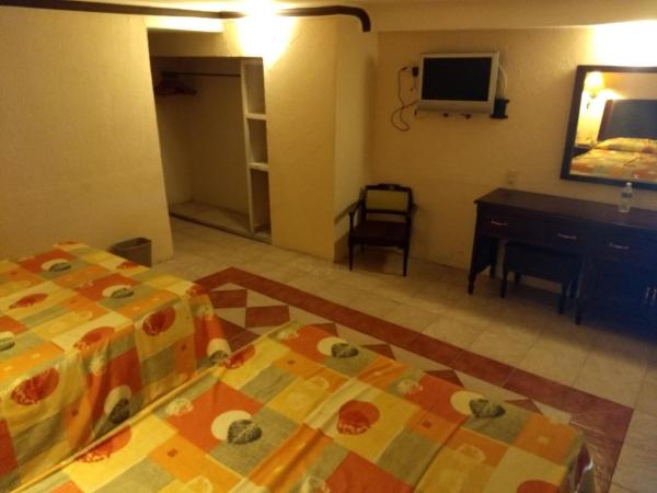 Hotel Acuario de Veracruz : photo 6 de la chambre chambre double avec 2 lits doubles