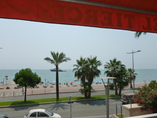 Tiercé Hotel : photo 6 de la chambre privilege double room - sea view or racecourse view