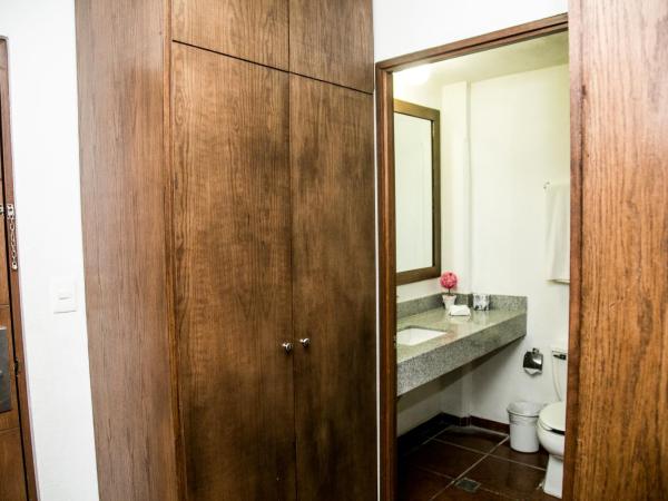 Booking Dioh : photo 9 de la chambre suite - vue sur ville