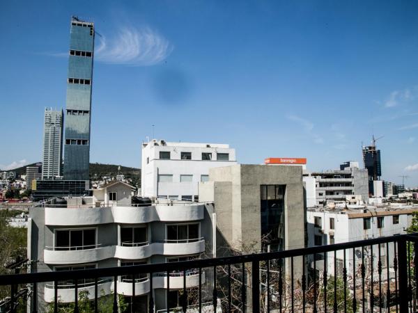 Booking Dioh : photo 3 de la chambre suite avec terrasse 