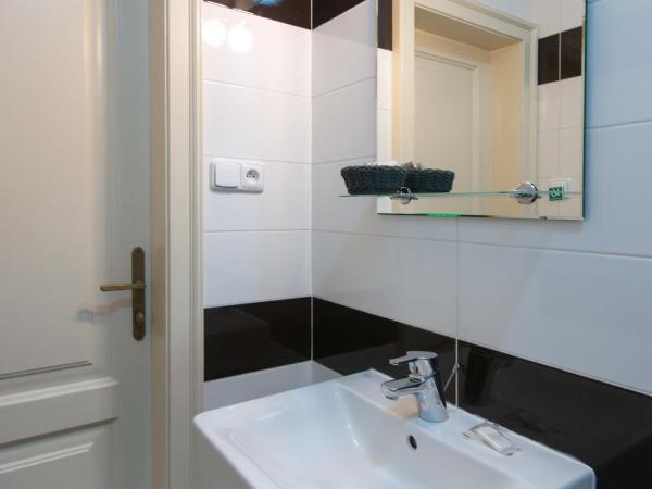 Great place near city centre : photo 8 de la chambre chambre double