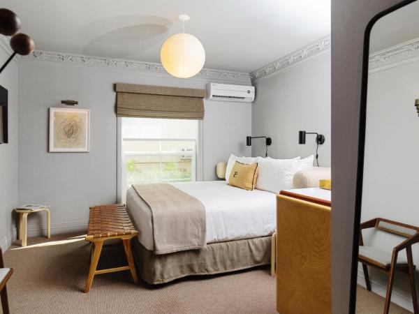 Palihotel Westwood Village : photo 1 de la chambre chambre lit king-size - vue sur jardin