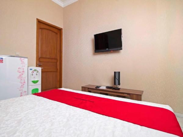 RedDoorz Syariah near Mercu Buana University : photo 4 de la chambre chambre double reddoorz