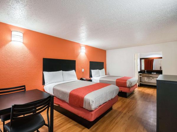 Motel 6-Houston, TX - Brookhollow : photo 3 de la chambre chambre quadruple - non-fumeurs