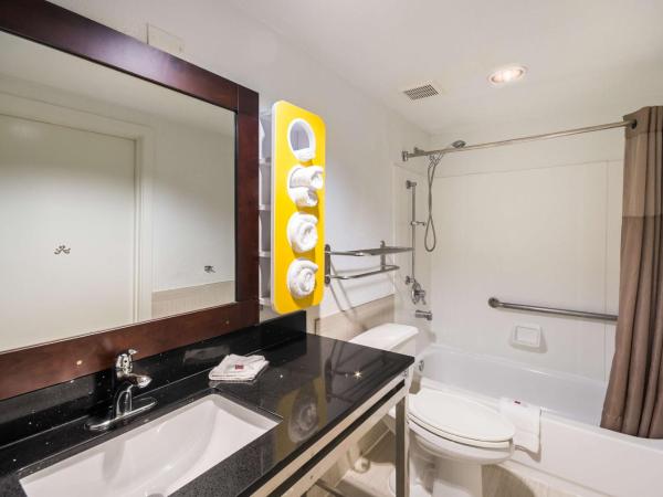 Motel 6-Houston, TX - Brookhollow : photo 4 de la chambre chambre lit king-size - accessible aux personnes à mobilité réduite - non-fumeurs